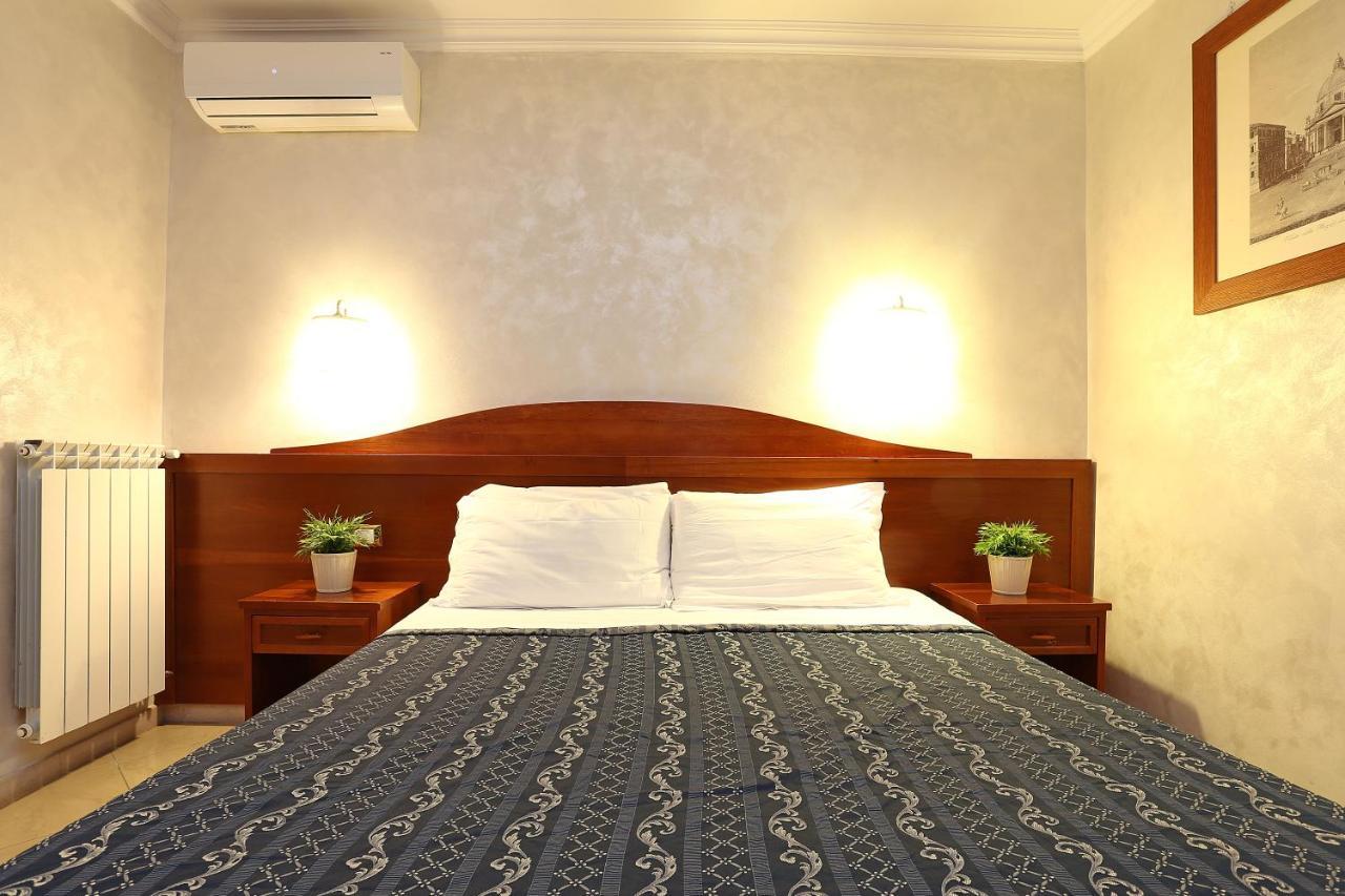 Adorasuite B&B Roma Ngoại thất bức ảnh